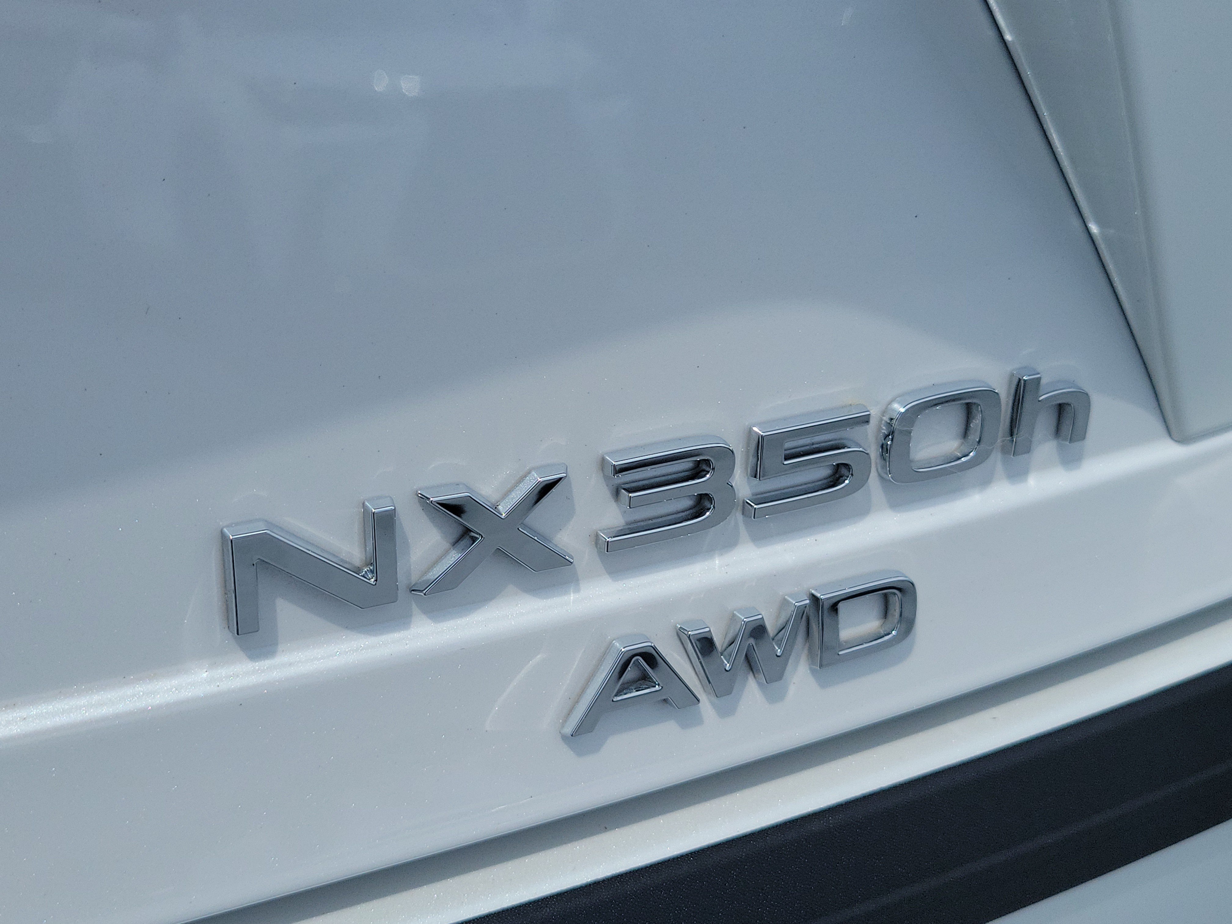 Used 2025 Lexus NX 350h AWD w/ Accessory Package (2T) image 8