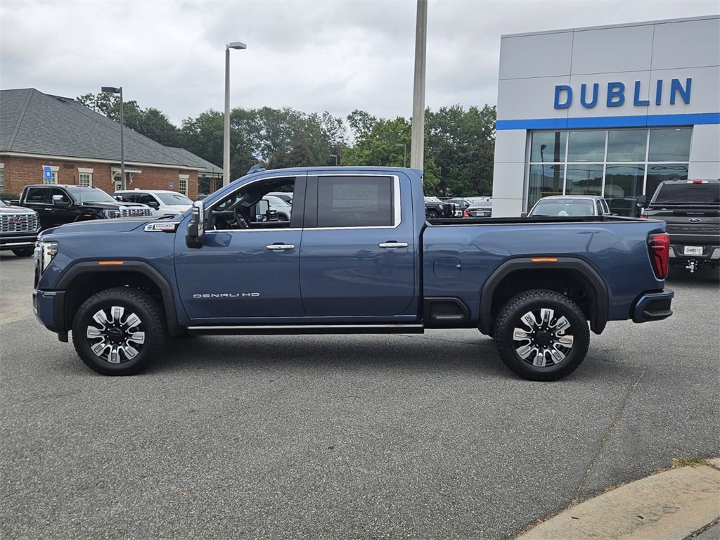 New 2026 GMC Sierra 3500 Denali w/ Technology Package image 2