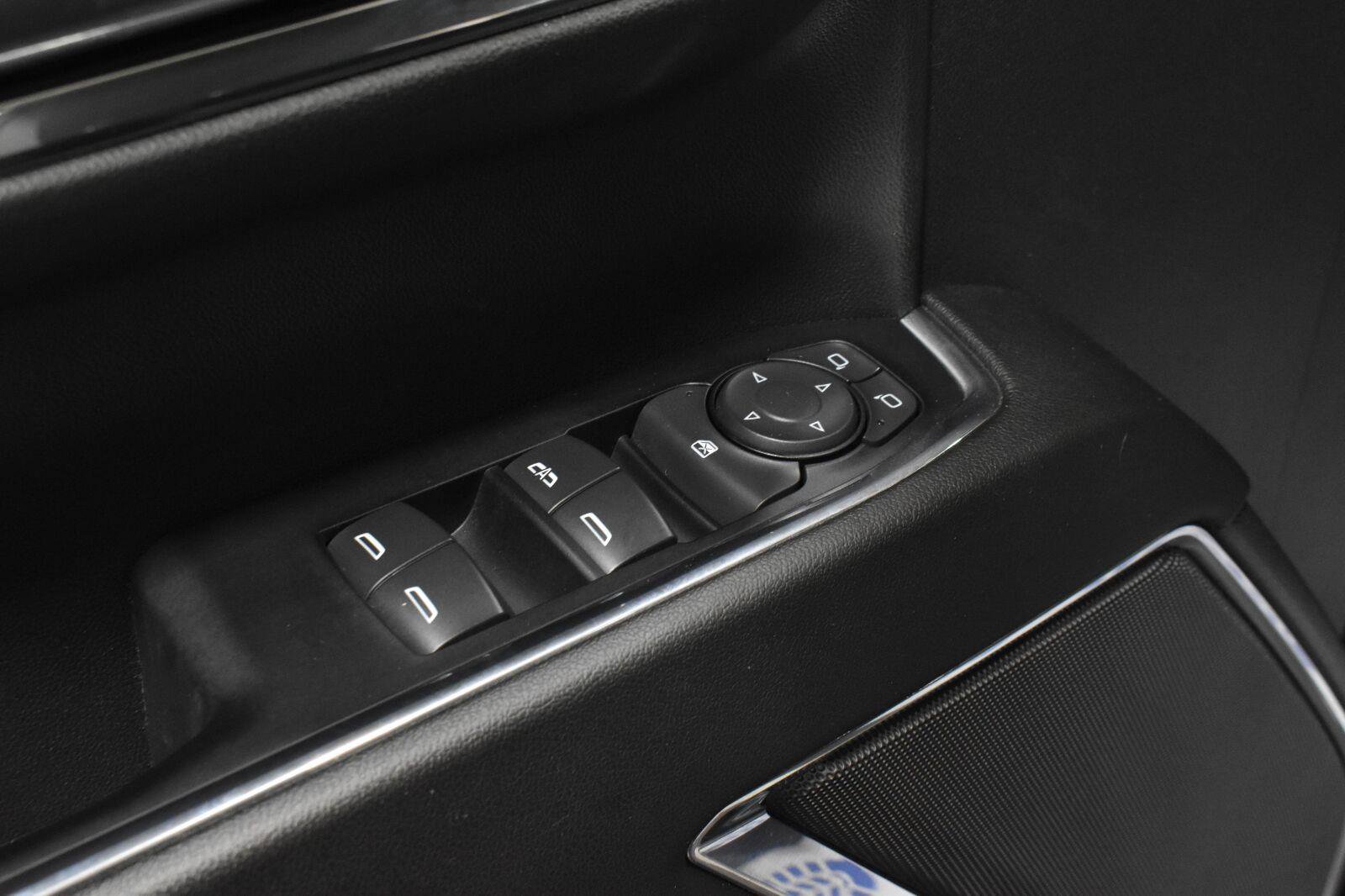 Used 2024 Chevrolet Silverado 1500 LT AWD/4WD image 10