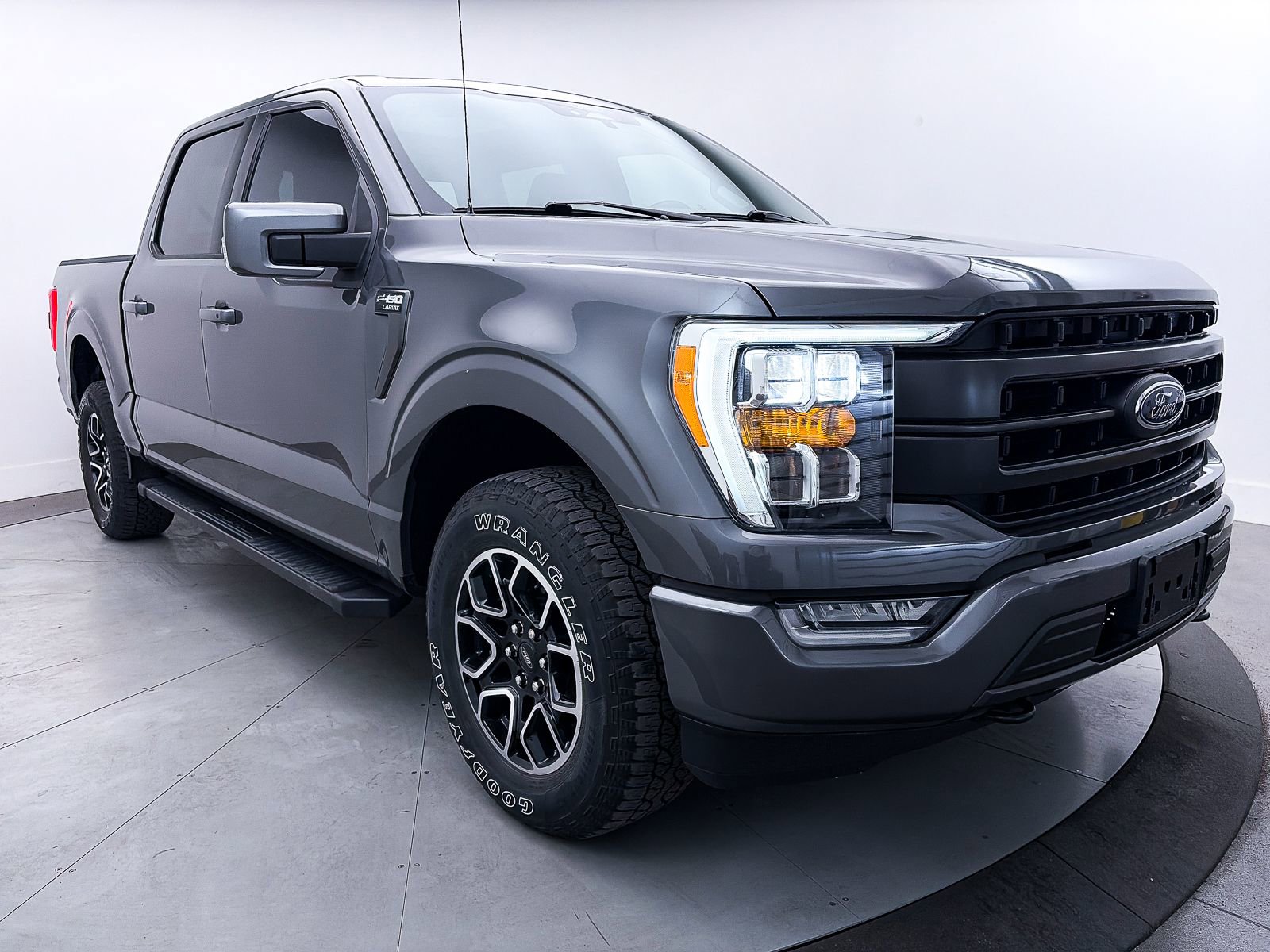 Used 2021 Ford F150 Lariat image 12
