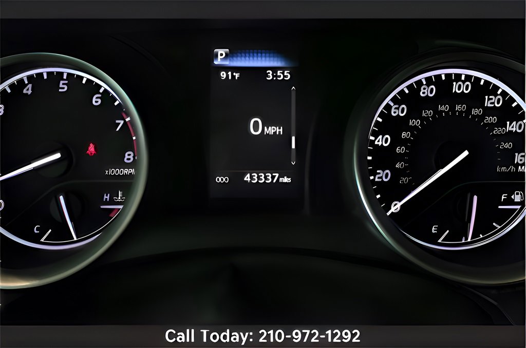 Used 2021 Toyota Camry LE image 18