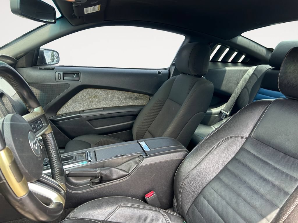 Used 2013 Ford Mustang Coupe RWD image 9