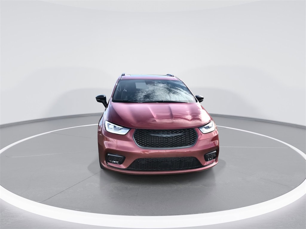 New 2026 Chrysler Pacifica Limited image 3