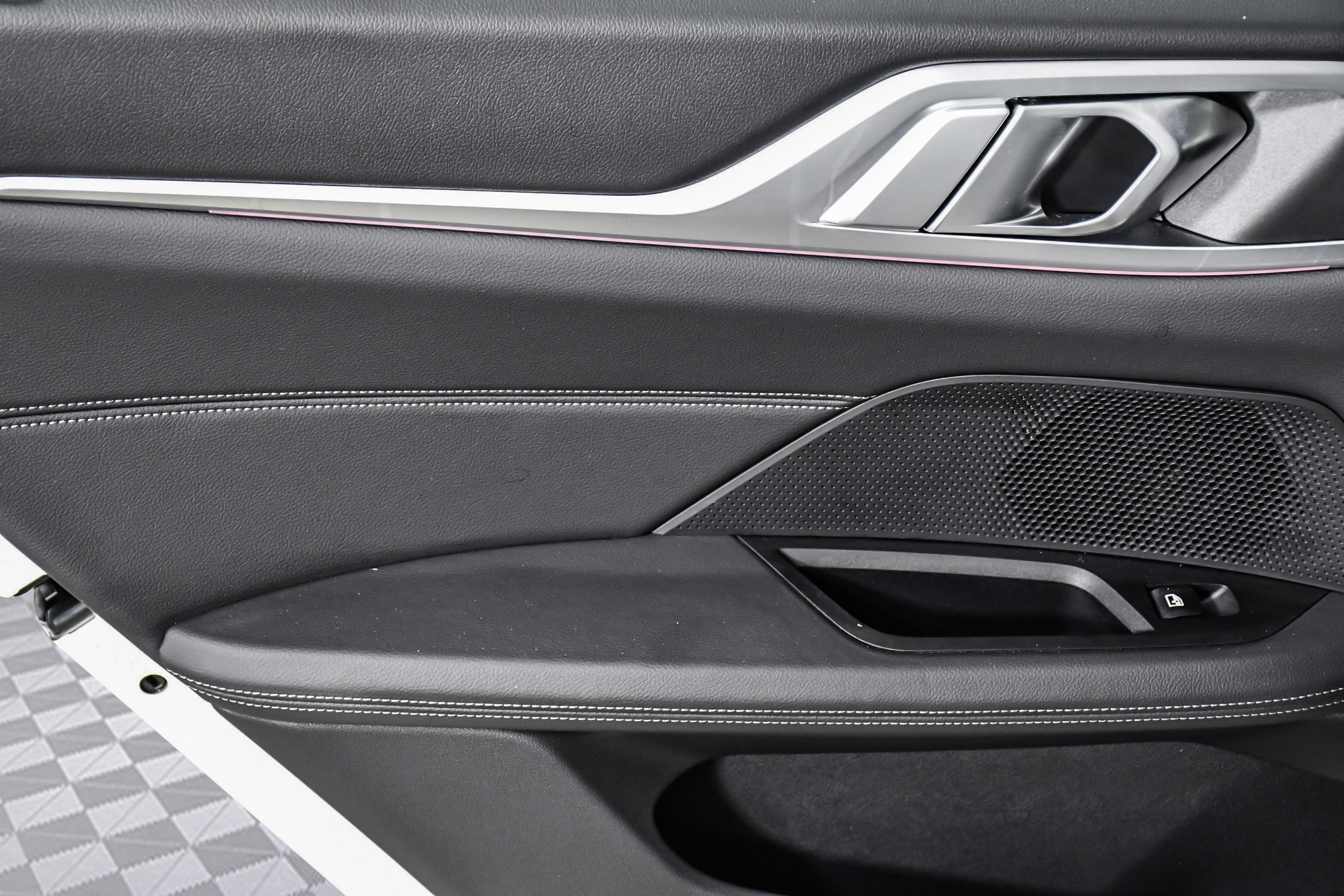 Used 2025 BMW i4 eDrive40 image 24