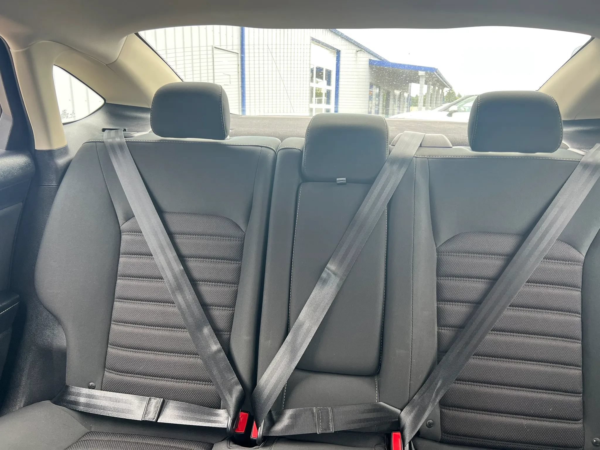 Used 2018 Ford Fusion SE FWD image 17