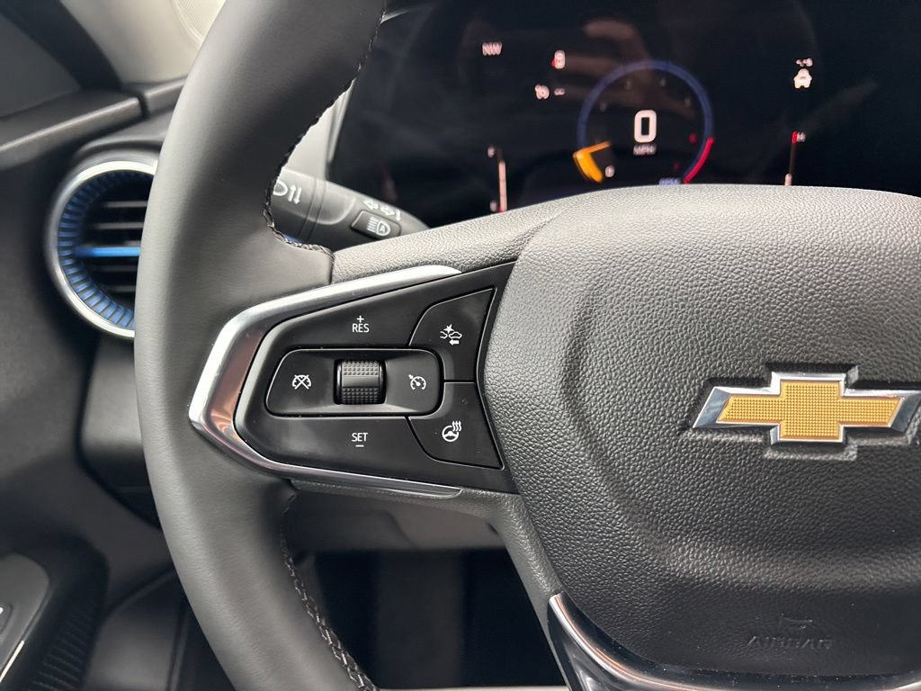 Used 2025 Chevrolet Trax LT w/ LT Convenience Package FWD image 19