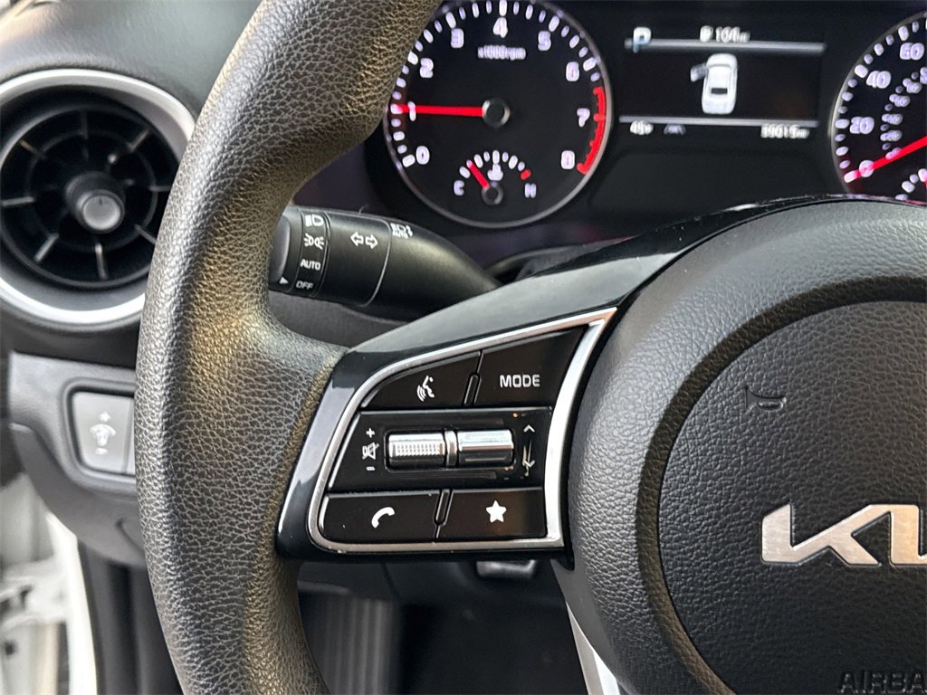 Used 2022 Kia Forte LXS w/ LXS Technology Package image 29