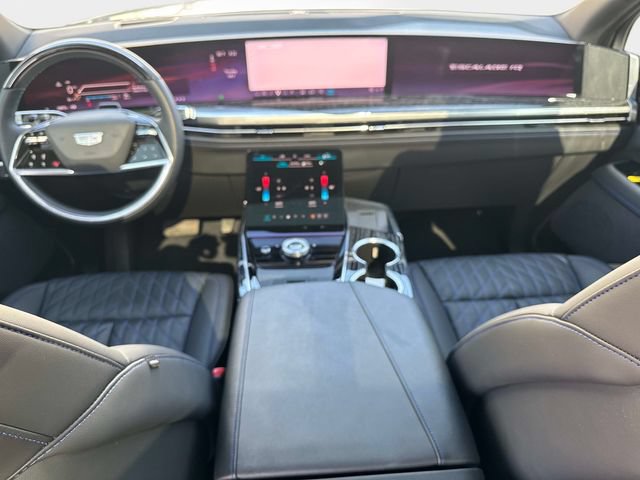 Certified 2025 Cadillac Escalade IQ Sport 1 w/ LPO, ONYX Package AWD/4WD image 15