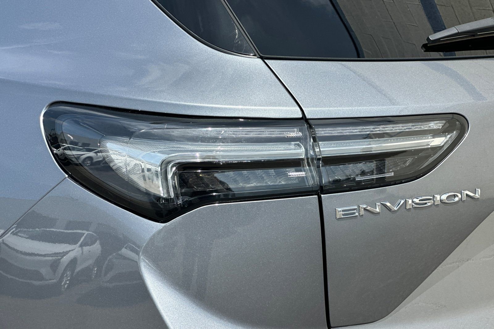 Certified 2022 Buick Envision Avenir w/ Technology Package II image 39