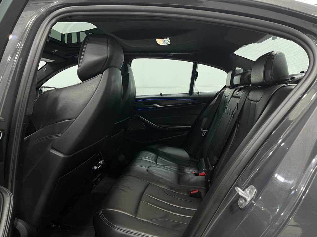 Used 2021 BMW M5 w/ Executive Package image 32