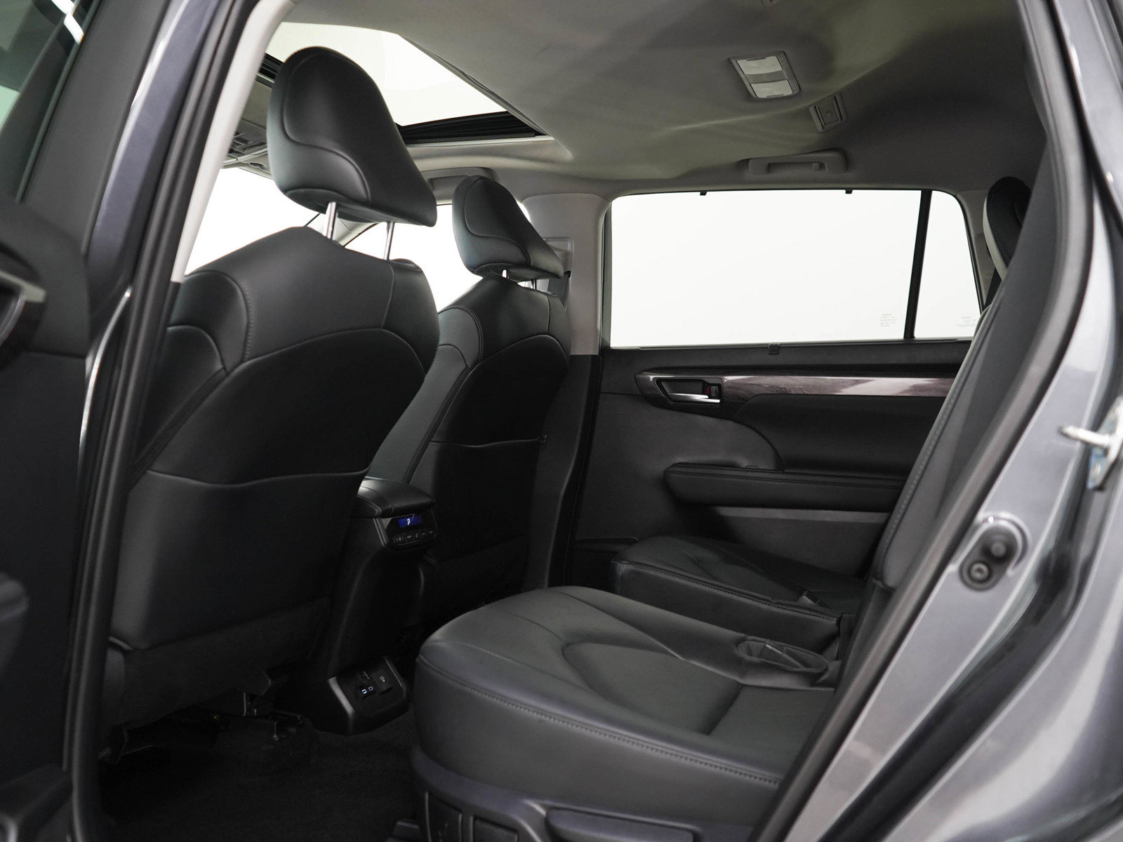 Used 2023 Toyota Highlander Limited AWD/4WD image 19