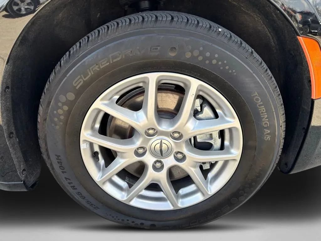 Used 2024 Chrysler Pacifica Touring-L FWD image 10