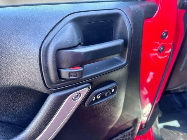 Used 2017 Jeep Wrangler Rubicon w/ Dual Top Group image 13