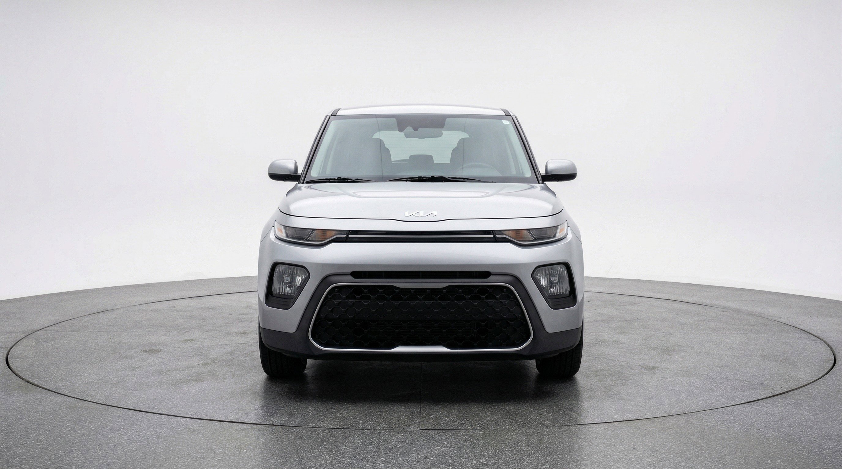 Used 2025 Kia Soul LX w/ LX Technology Package image 2