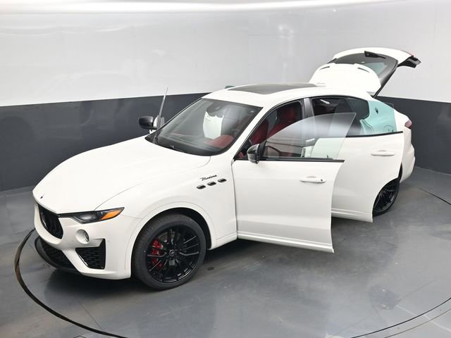 Used 2022 Maserati Levante Modena image 20