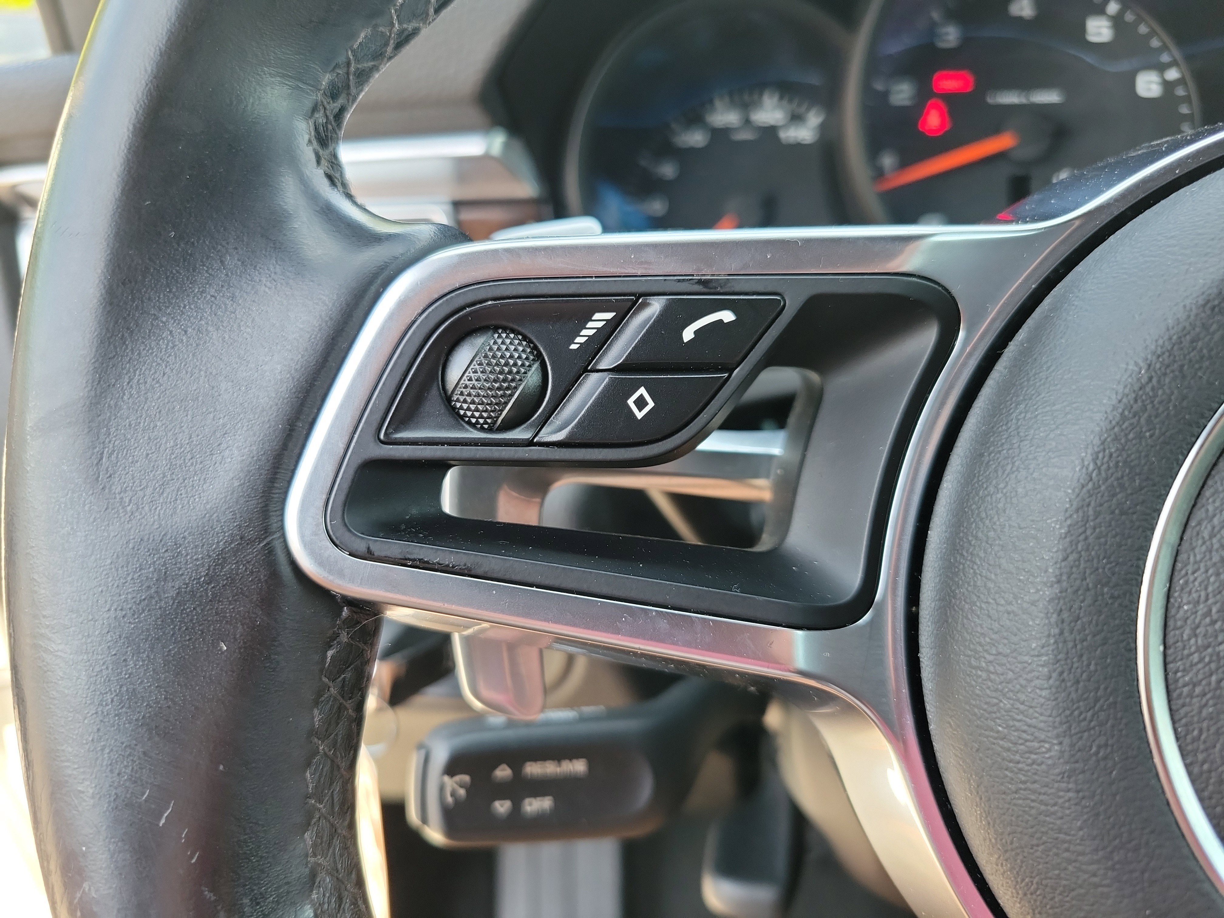 Used 2017 Porsche Macan AWD/4WD image 13