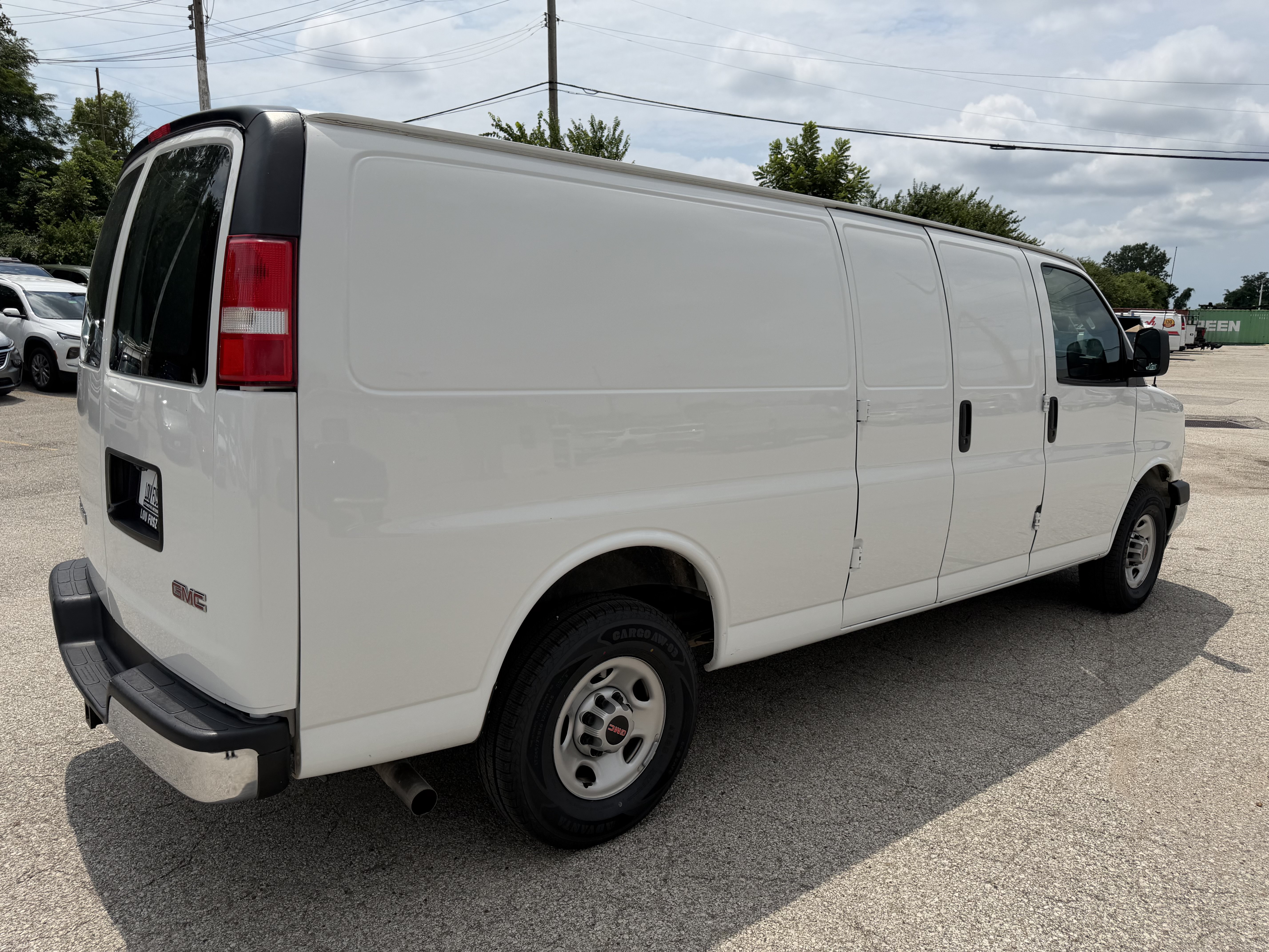 Used 2022 GMC Savana 3500 Extended w/ Driver Convenience Package RWD image 7