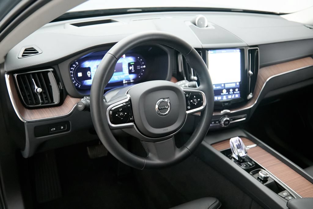 Certified 2023 Volvo XC60 T8 Ultimate w/ Climate Package AWD/4WD image 13