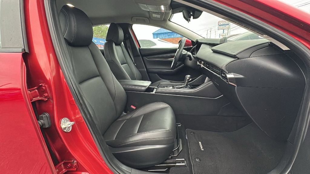 Used 2019 MAZDA MAZDA3 Sedan w/ Preferred Package image 15