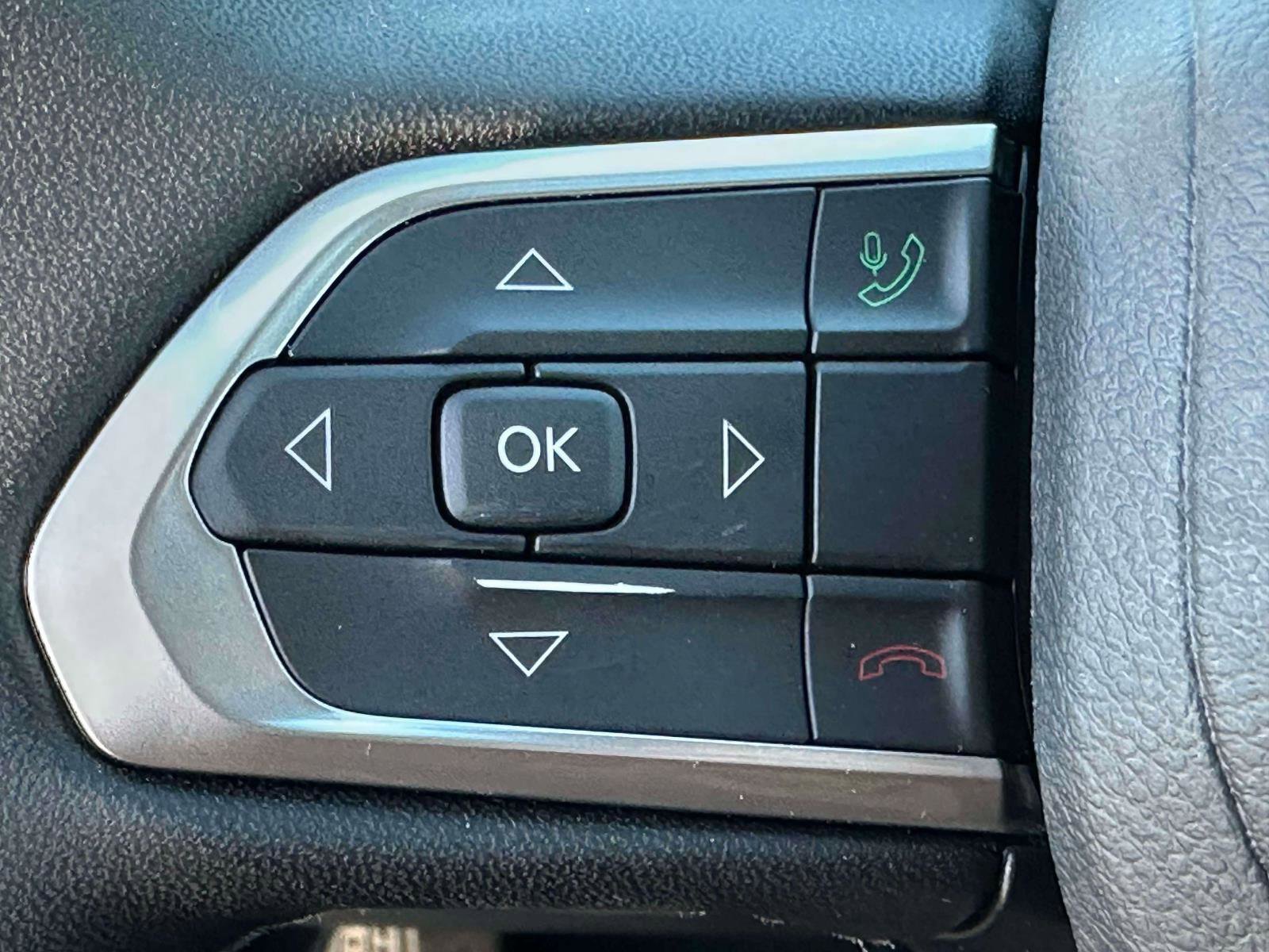 Used 2024 Jeep Compass Latitude image 19