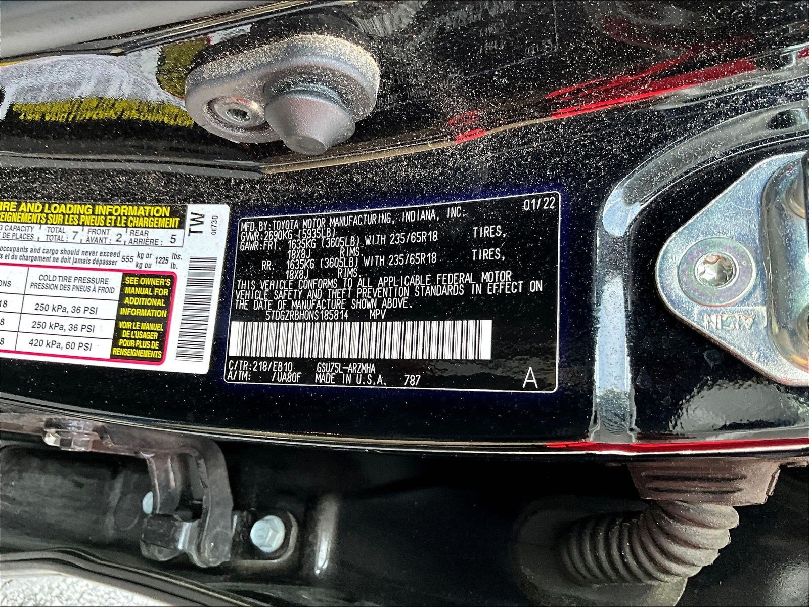 Used 2022 Toyota Highlander XLE AWD/4WD image 17