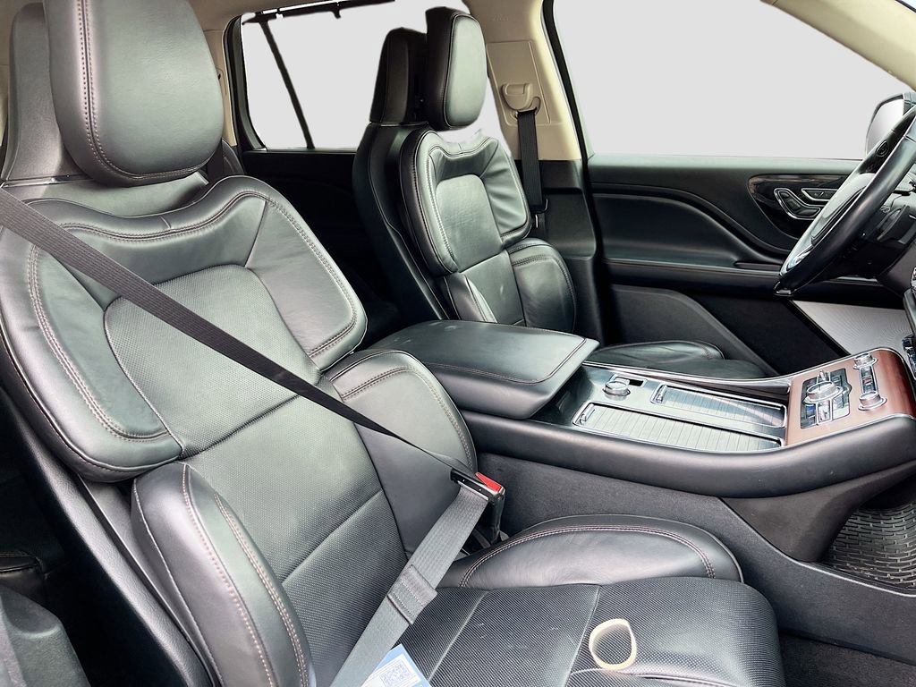 Used 2022 Lincoln Aviator Reserve w/ Equipment Group 201A AWD/4WD image 32