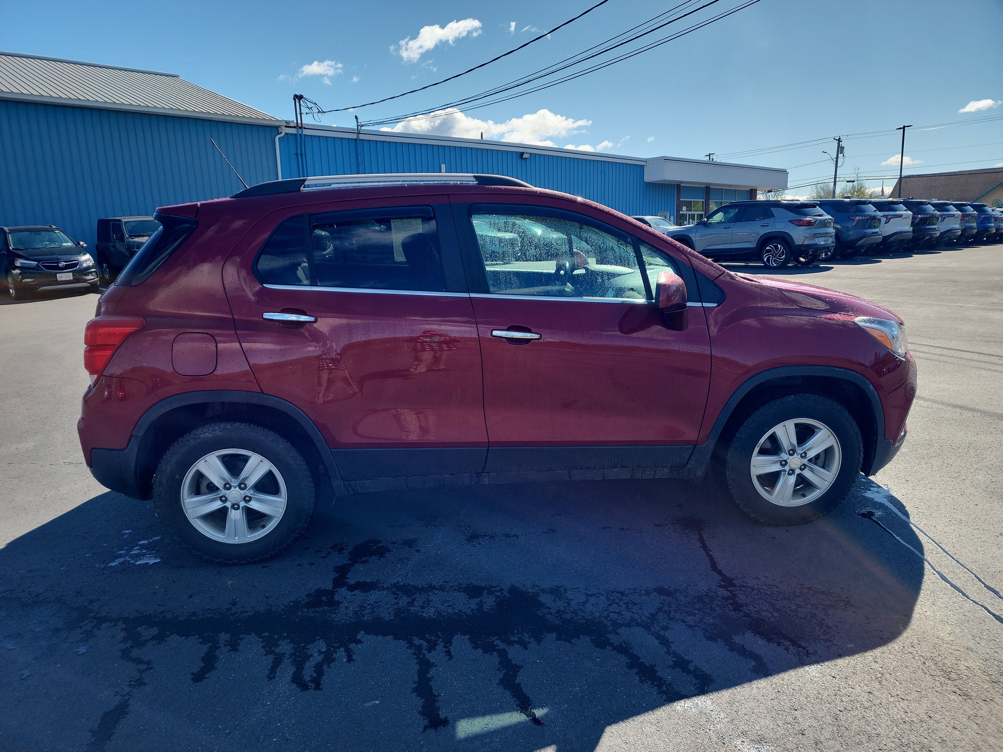 Used 2020 Chevrolet Trax LT w/ LT Convenience Package AWD/4WD image 9