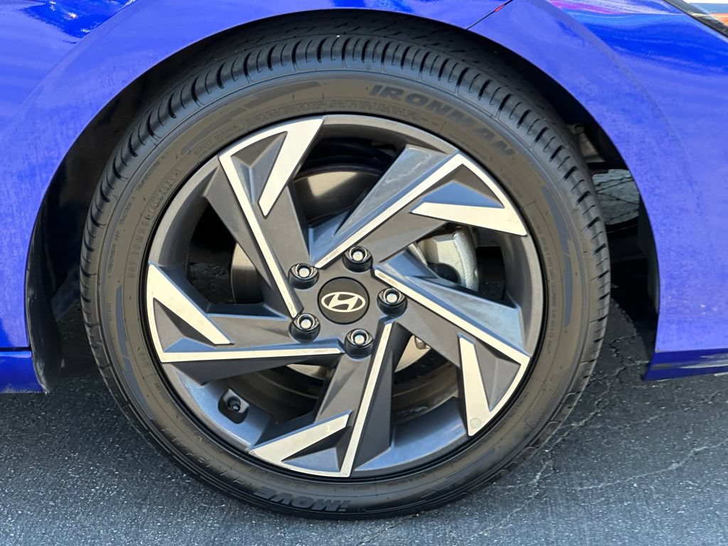 Used 2024 Hyundai Elantra Limited FWD image 13