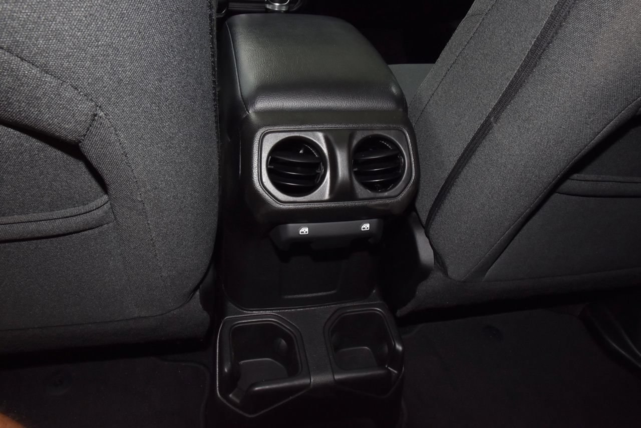 Used 2024 Jeep Wrangler Unlimited Sport AWD/4WD image 19