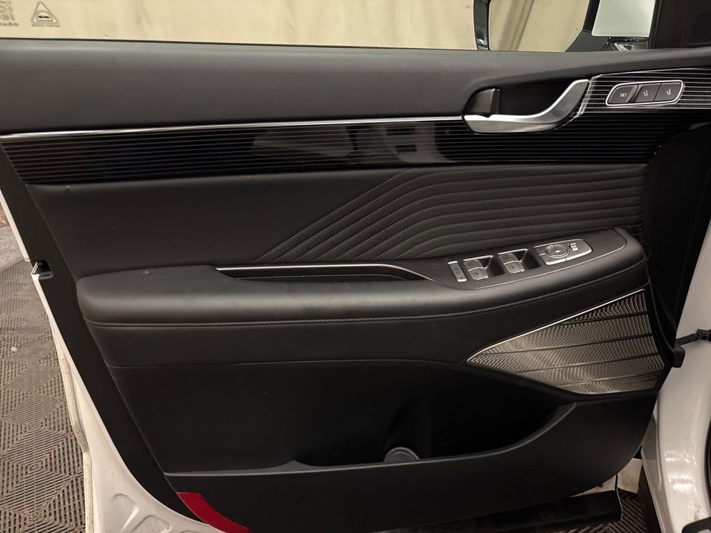 Used 2025 Hyundai Palisade Calligraphy image 11