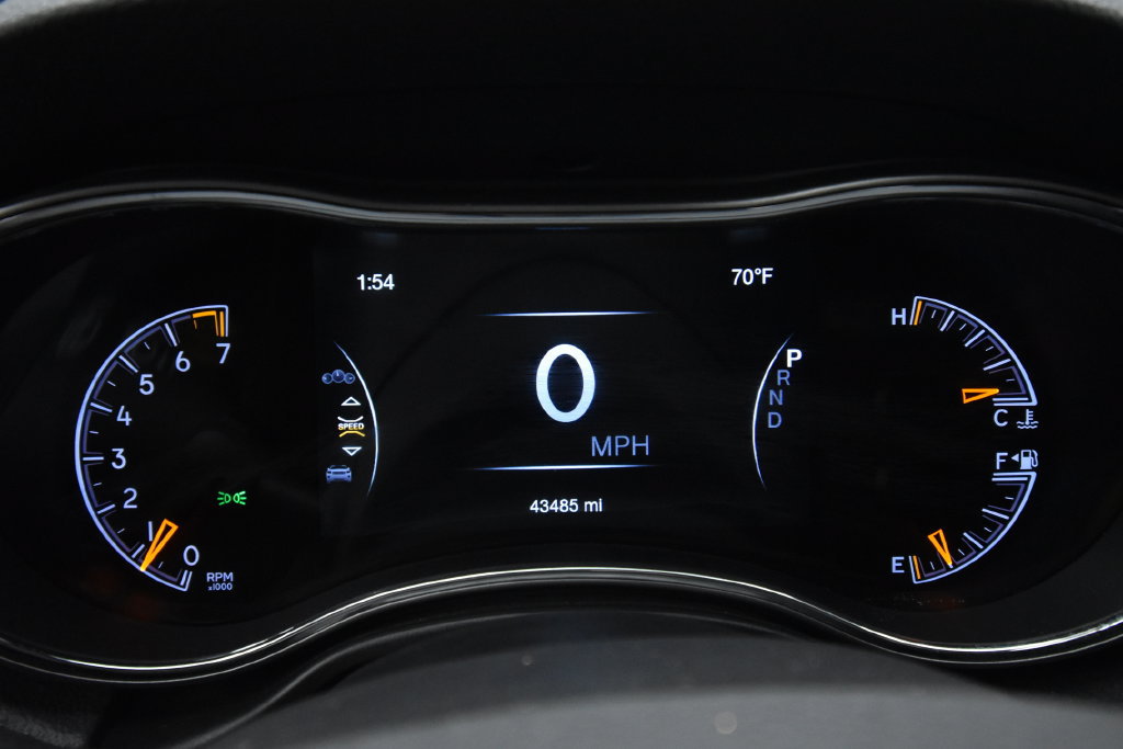 Used 2020 Jeep Grand Cherokee Altitude AWD/4WD image 15