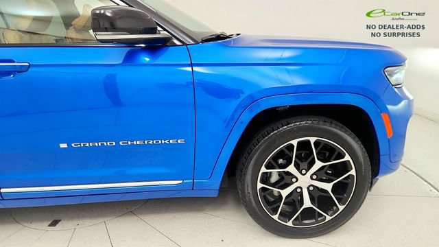 Used 2023 Jeep Grand Cherokee Summit AWD/4WD image 21