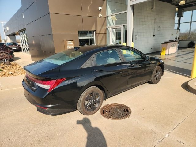Used 2023 Hyundai Elantra Blue FWD image 6