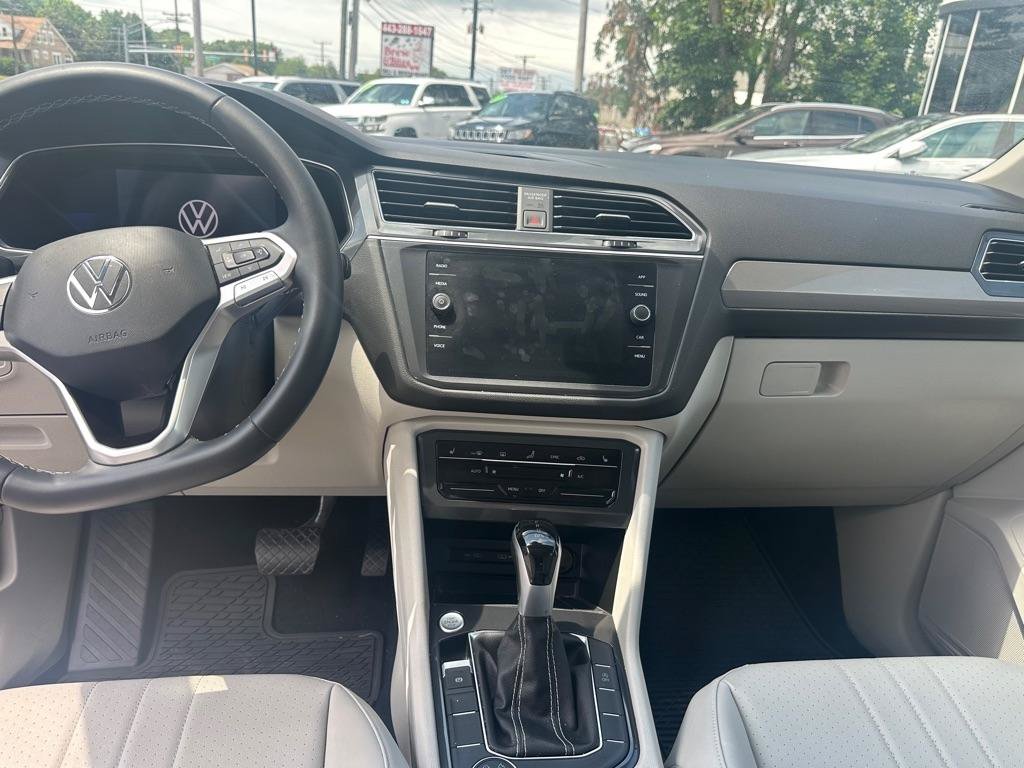 Used 2022 Volkswagen Tiguan SE AWD/4WD image 20