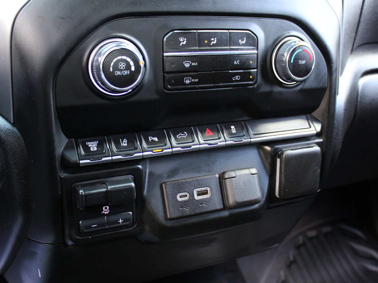 Used 2024 Chevrolet Silverado 2500 W/T w/ WT Convenience Package image 24