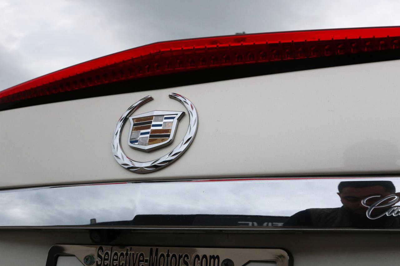 Used 2011 Cadillac CTS Premium RWD image 12