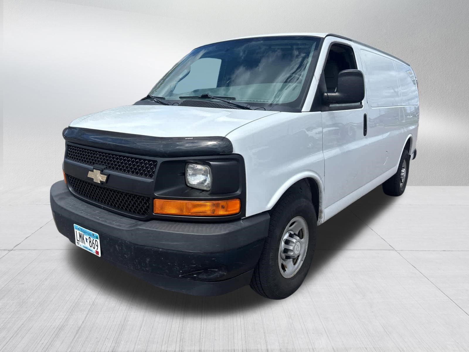 Used 2017 Chevrolet Express 2500 RWD image 6