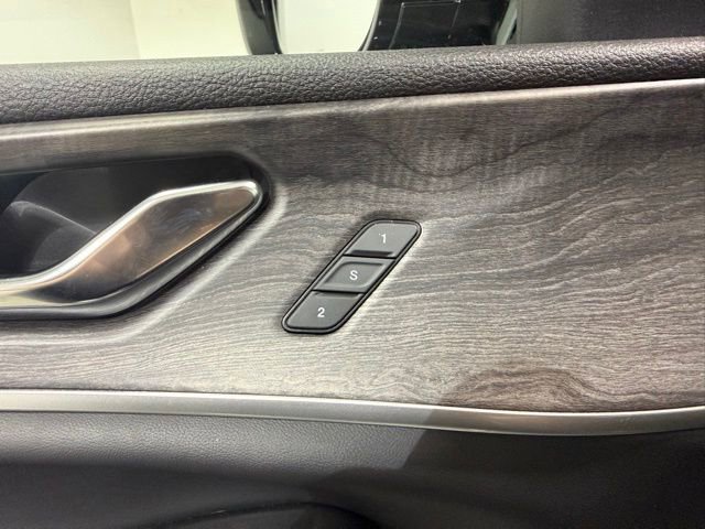 Used 2024 Jeep Grand Cherokee Limited AWD/4WD image 12