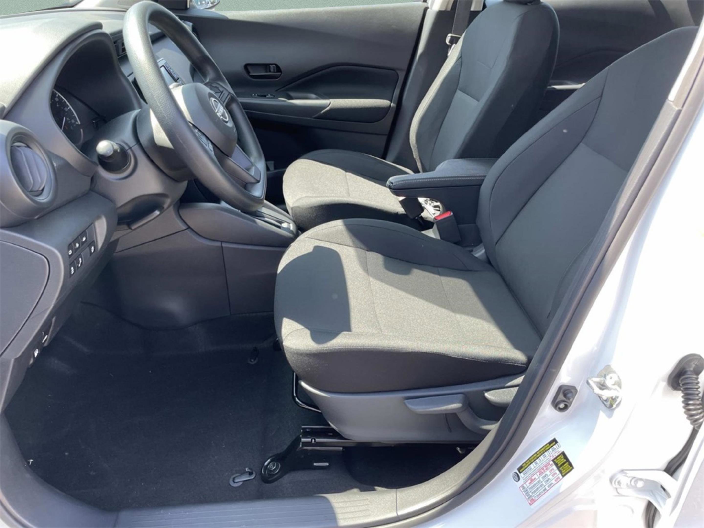 New 2025 Nissan Kicks Play S image 11