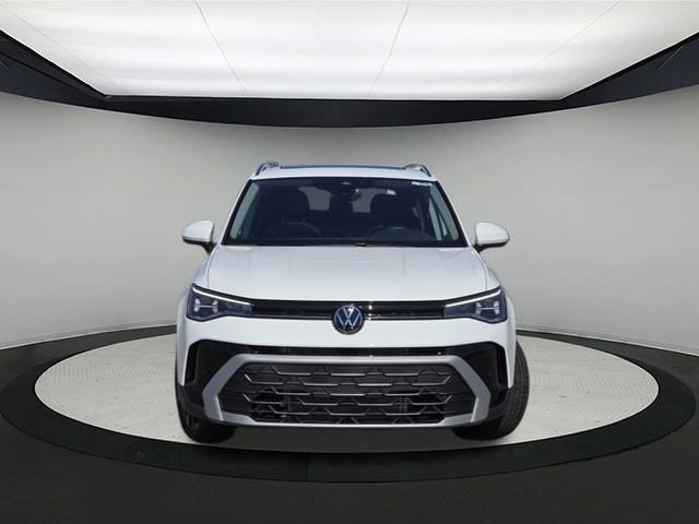 New 2025 Volkswagen Taos SE image 2
