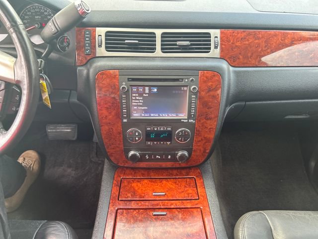 Used 2013 Chevrolet Suburban LTZ image 18