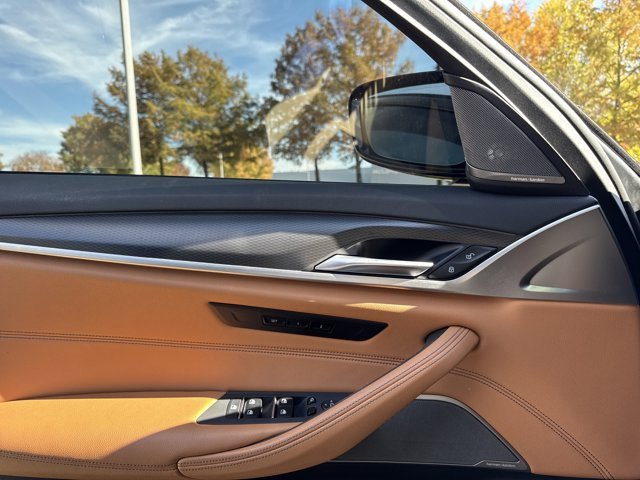 Certified 2022 BMW 540i xDrive w/ M Sport Package image 21