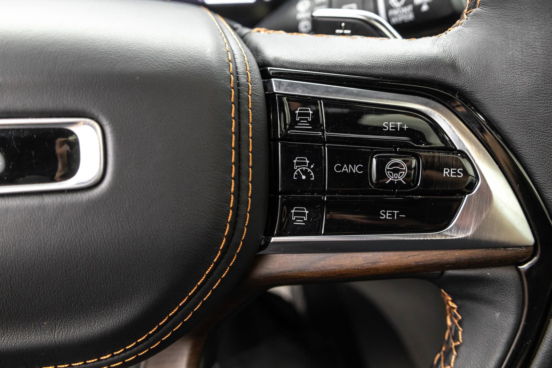 Used 2025 Jeep Grand Cherokee L Summit image 21