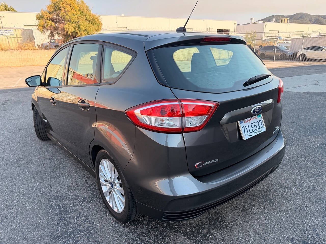 Used 2017 Ford C-MAX SE FWD image 15