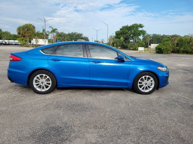 Used 2019 Ford Fusion SE FWD image 4