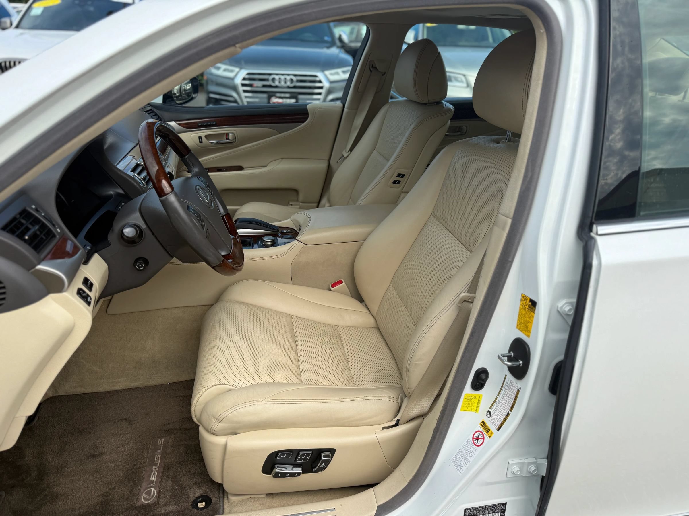 Used 2014 Lexus LS 460 L RWD image 15