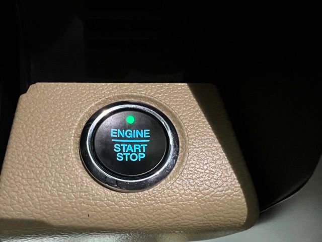 Used 2021 Ford F250 Lariat w/ Lariat Ultimate Package AWD/4WD image 32