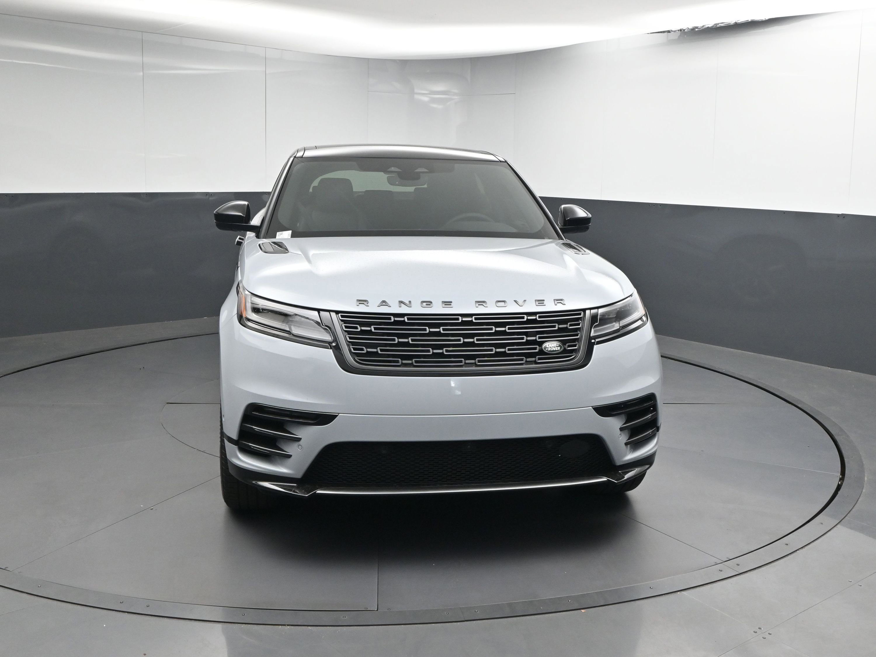 New 2026 Land Rover Range Rover Velar Dynamic SE image 25
