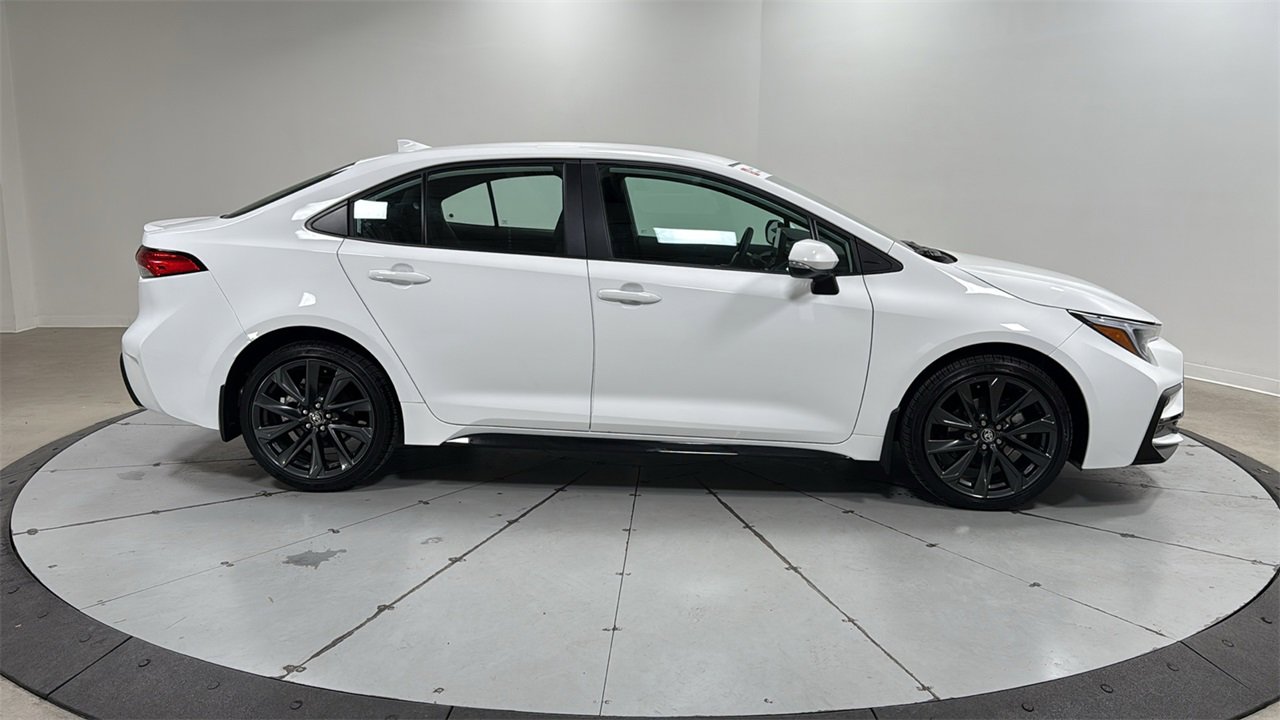 Certified 2025 Toyota Corolla SE image 6