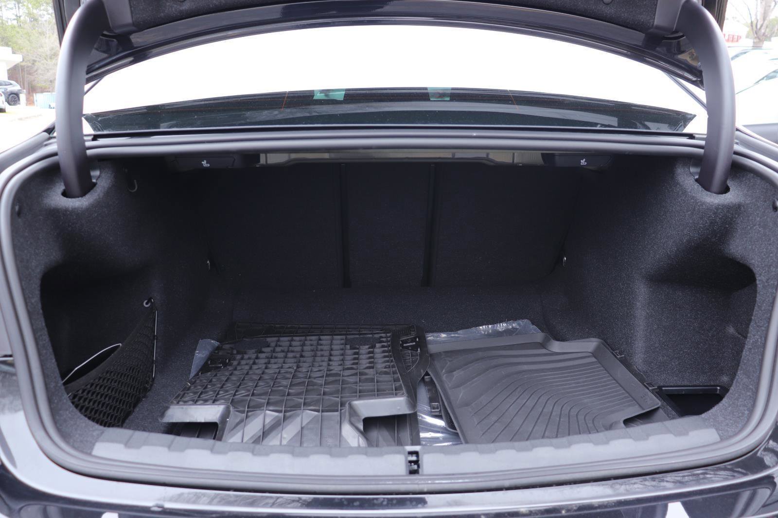 Used 2026 BMW 330i Sedan w/ M Sport Package image 14